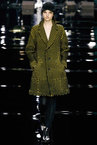 Look 1